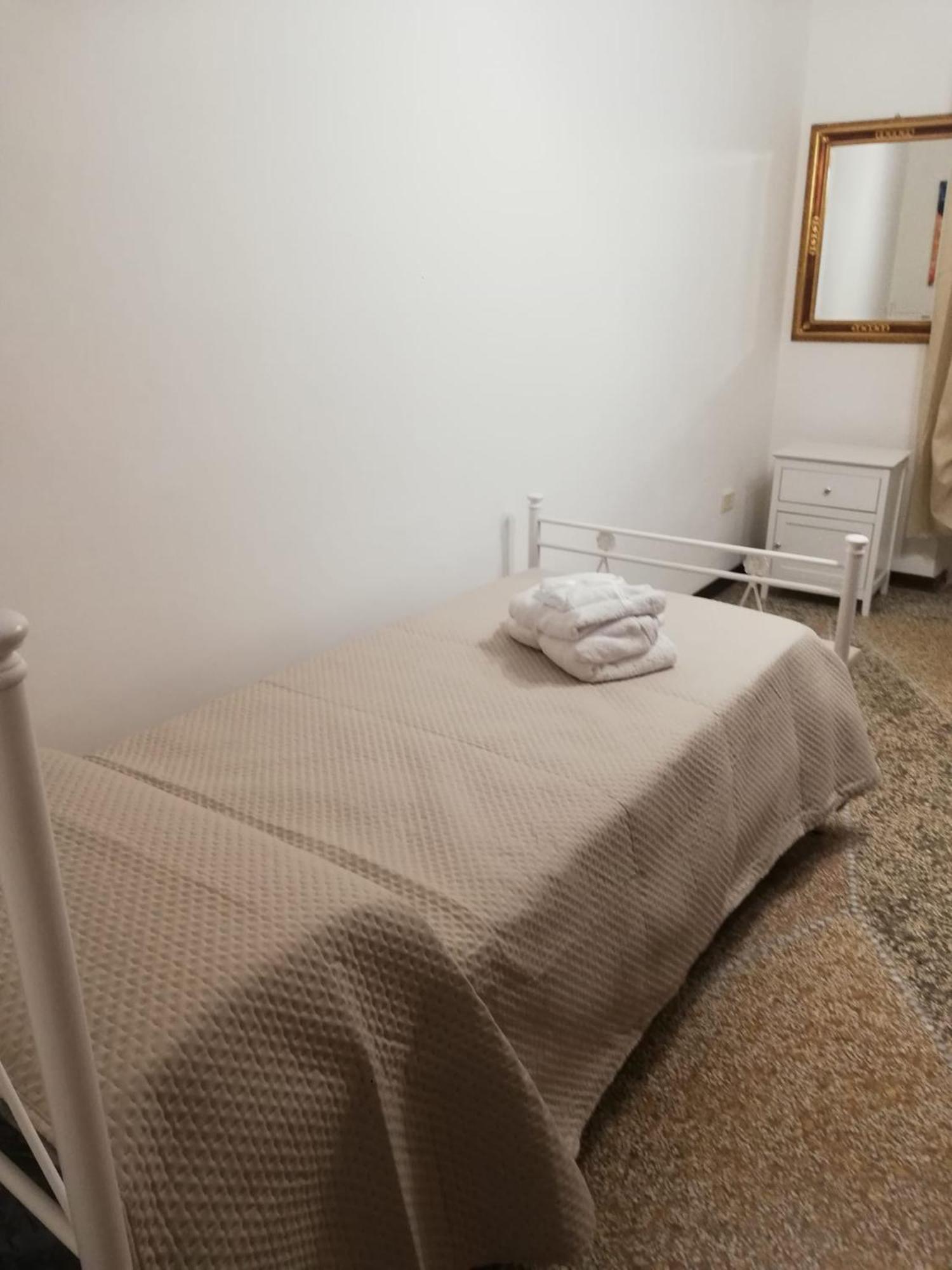 Ferienwohnung La Casa Di Anna Taranto Exterior foto